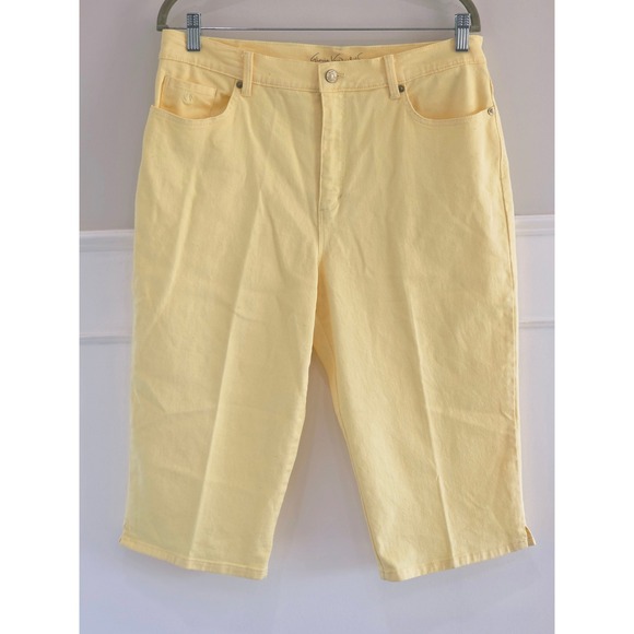Gloria Vanderbilt Pants - Gloria Vanderbilt Amanda Skimmer Shorts Yellow Rhinestone Pocket Womens 14